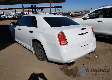2013 Chrysler 300C z USA, uszkodzony, nr VIN 2C3CCAET0DH710101